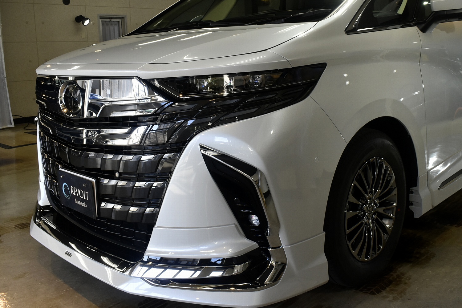 20240302toyota_alphard_003.jpg