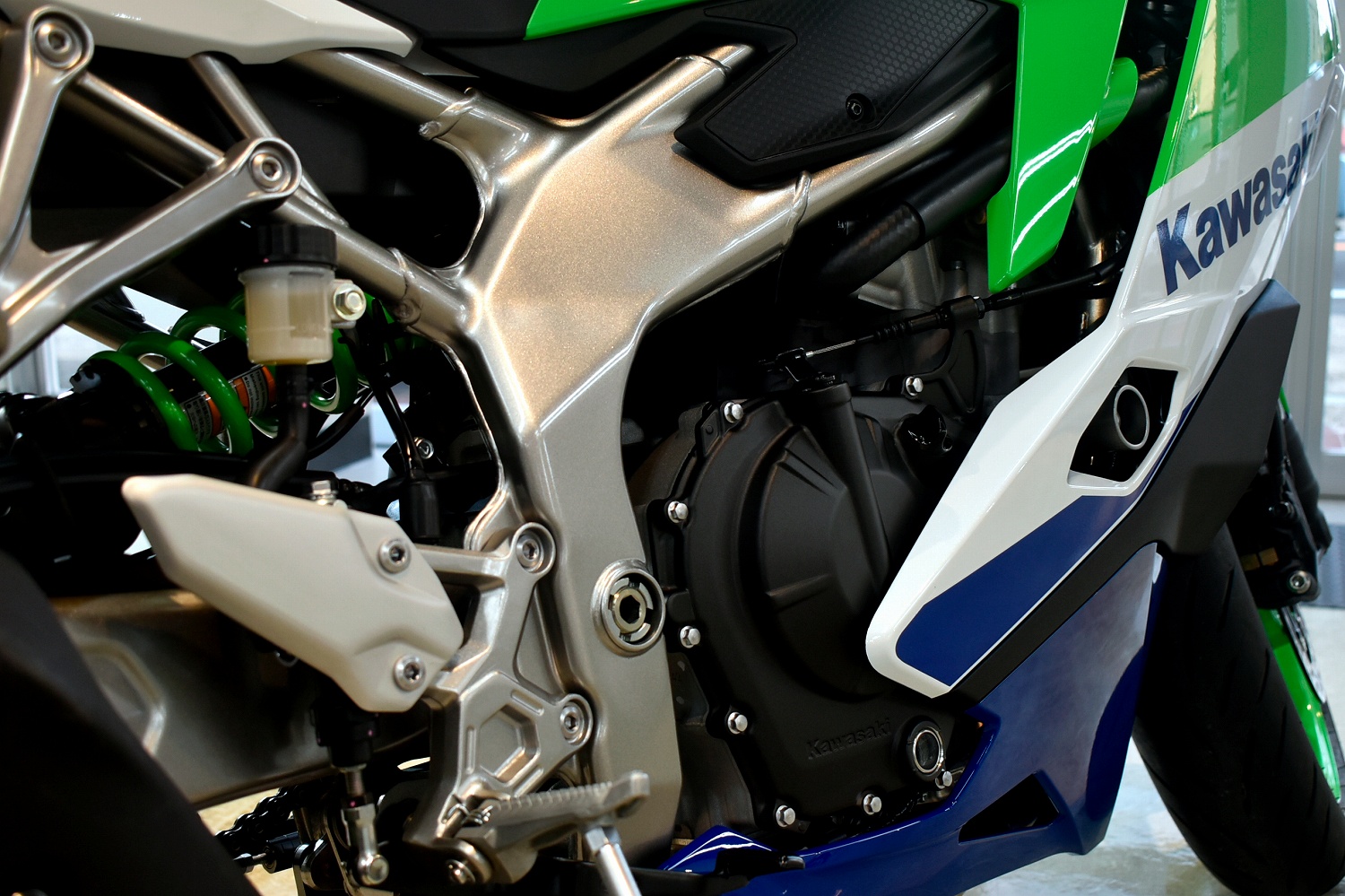 20240717kawasaki-zx4rr013.jpg