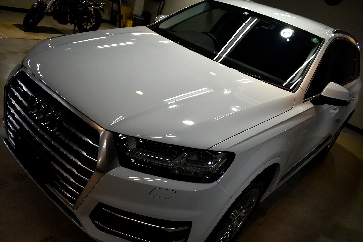 20211230audi_q7_001.jpg