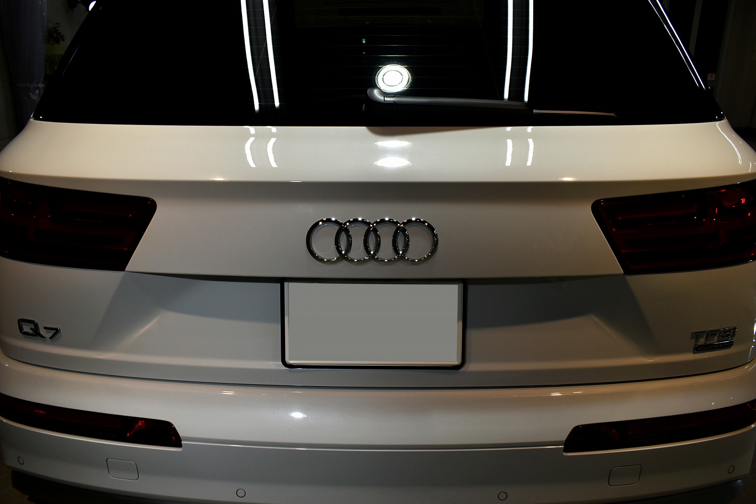 20211230audi_q7_005.jpg