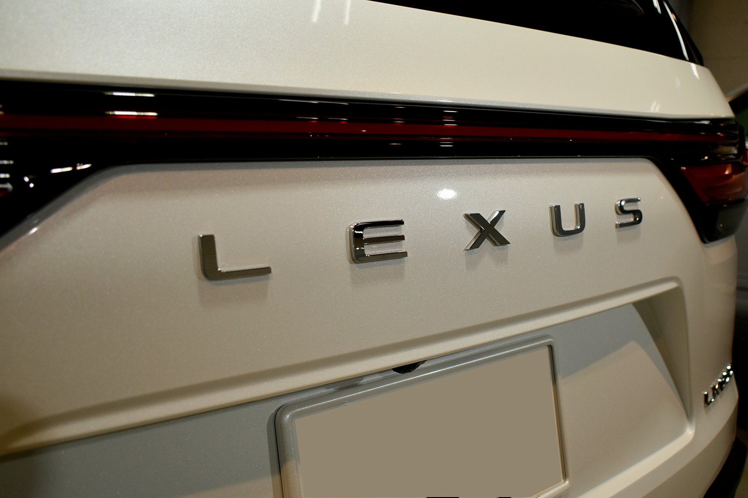 20230107lexuslx600_008.jpg