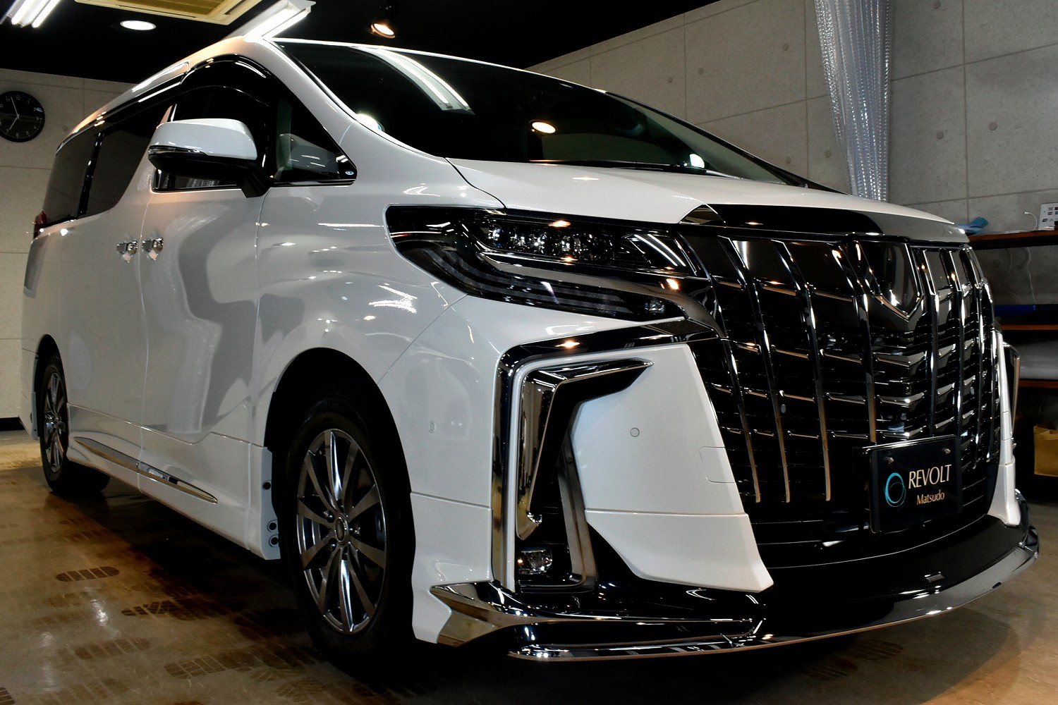 20230201alphard02.jpg