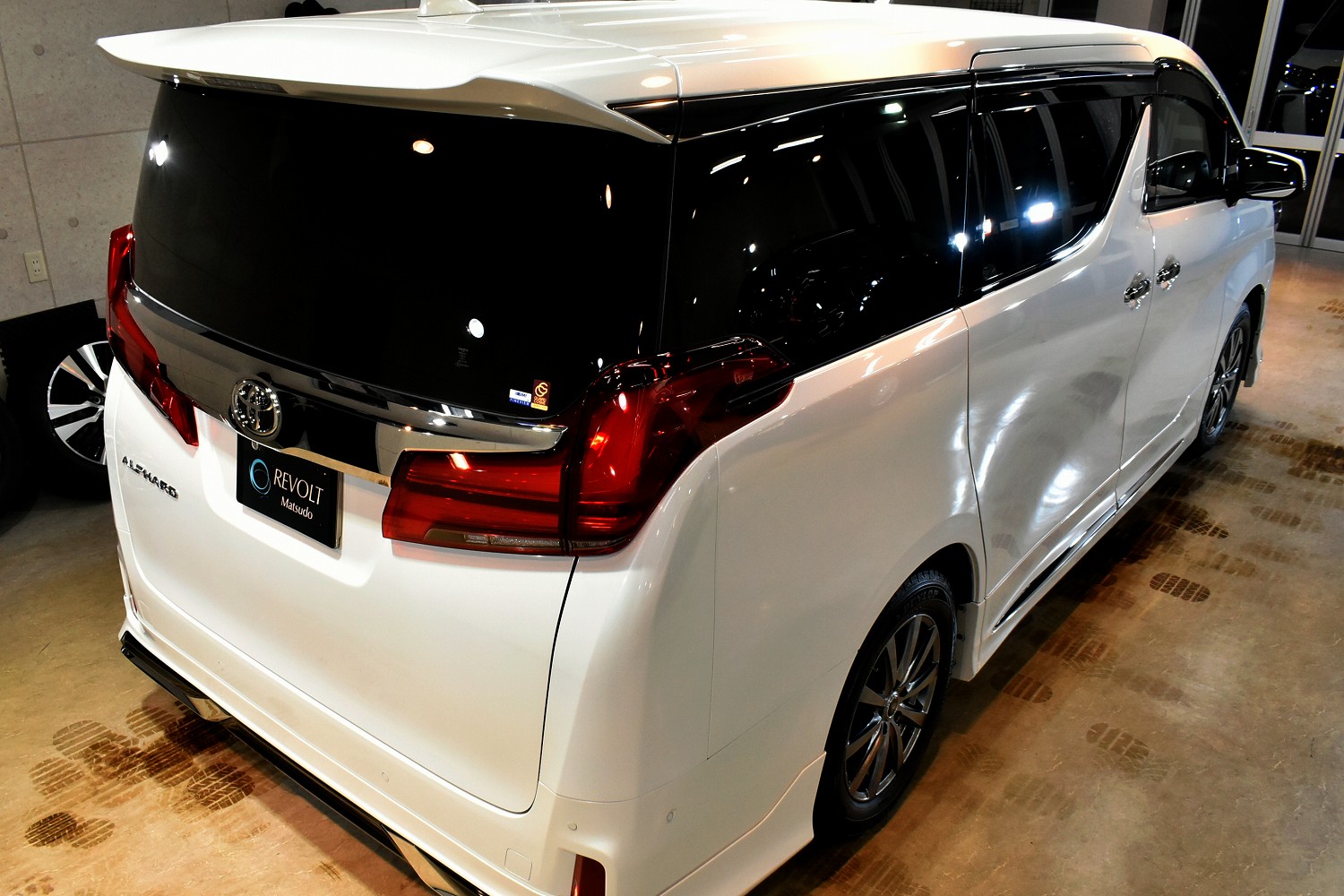 20230201alphard05.jpg