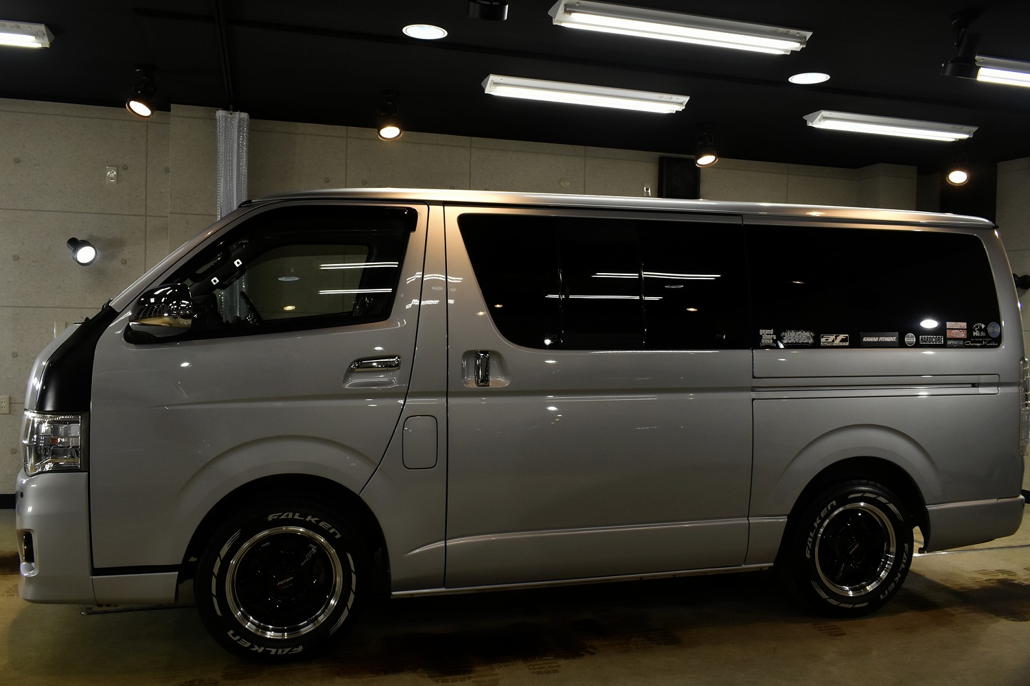 20230317toyota_hiace_008.jpg