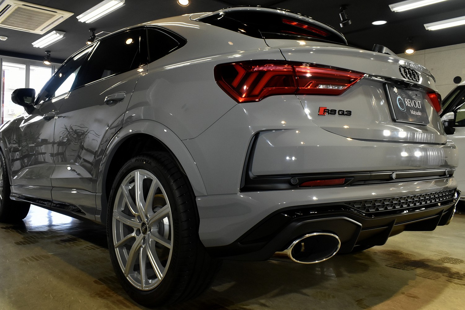 20230526audi_rsq3_012.jpg