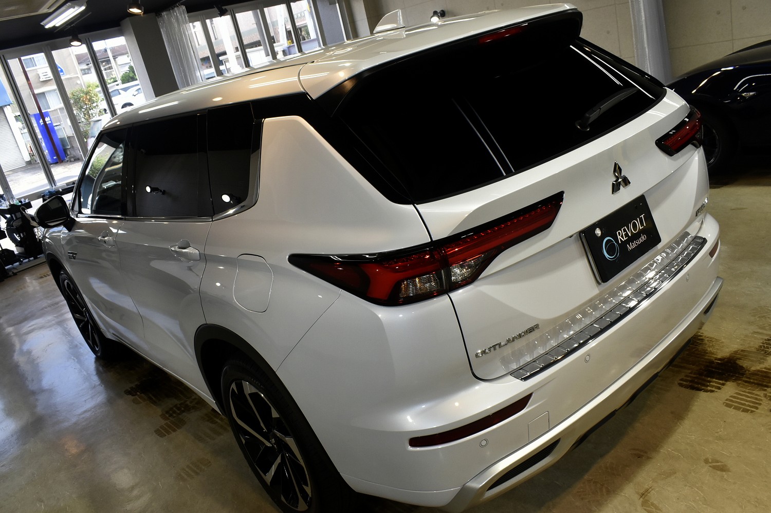 20230805mitsubishi_outlander_011.jpg