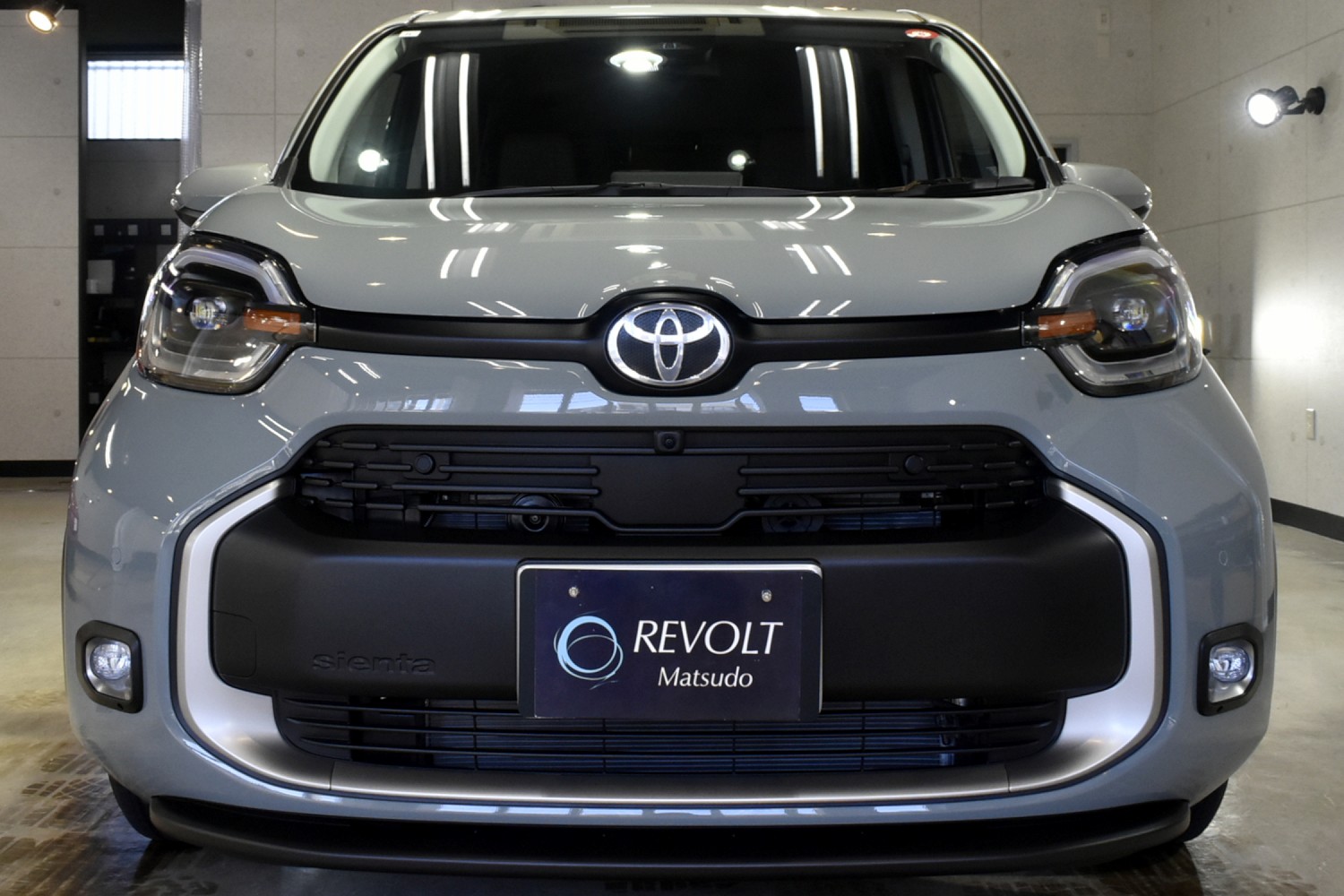 20230901toyota-sienta_002.jpg