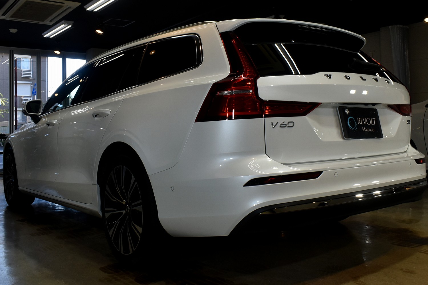 20231101volvo-v60_010.jpg