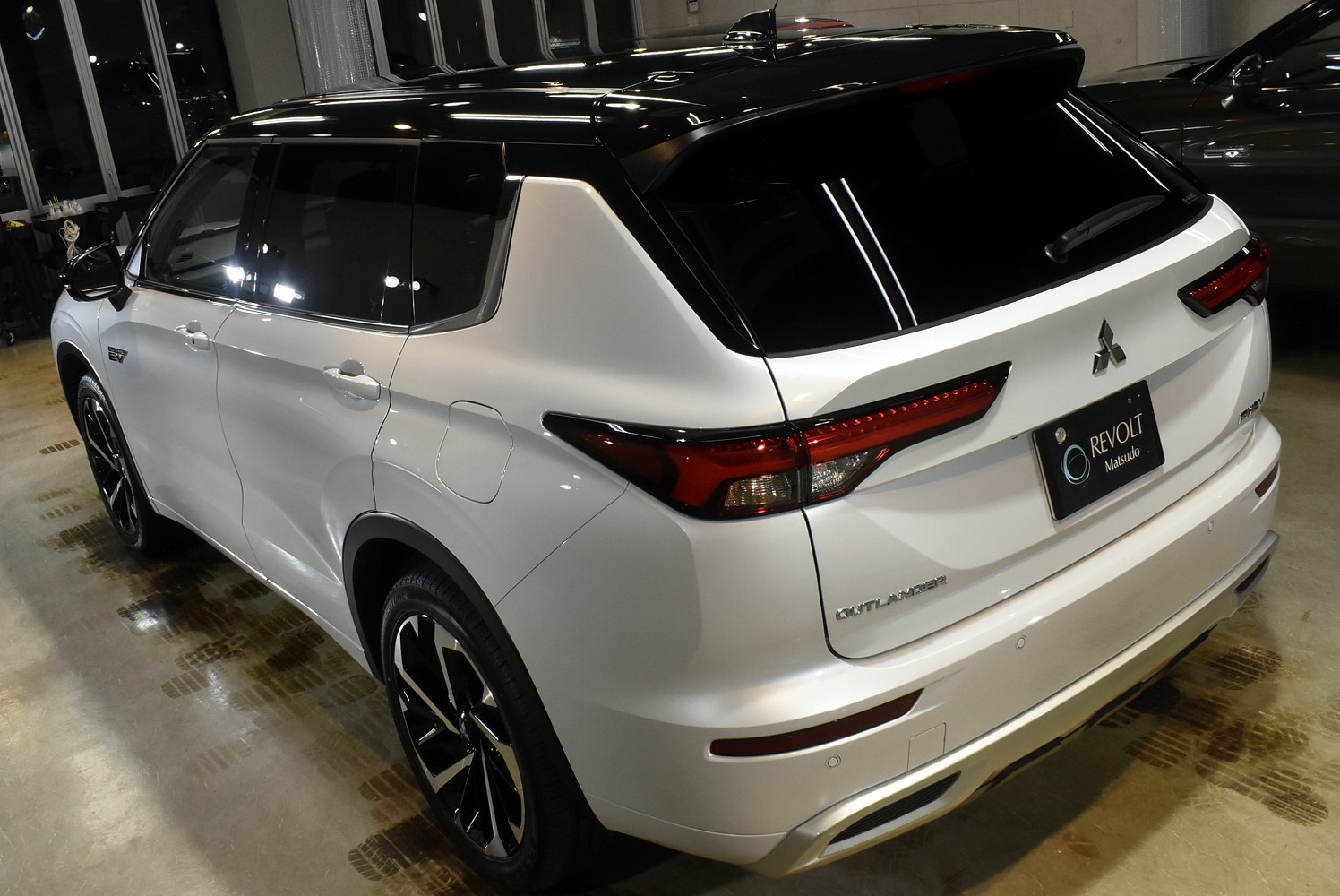 20231202mitsubishi-outlander_008.jpg