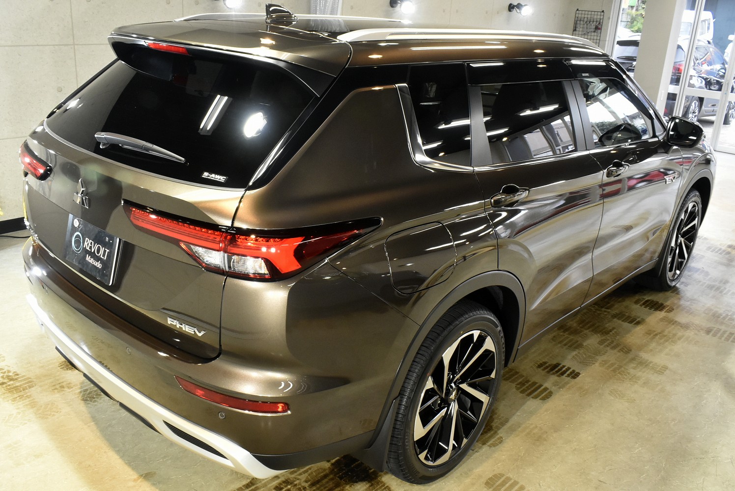 20231205mitsubishi-outlander_008.jpg